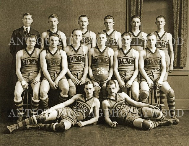 The Kansas Jayhawks men's basketball team during the 1920–1921 season. A00010