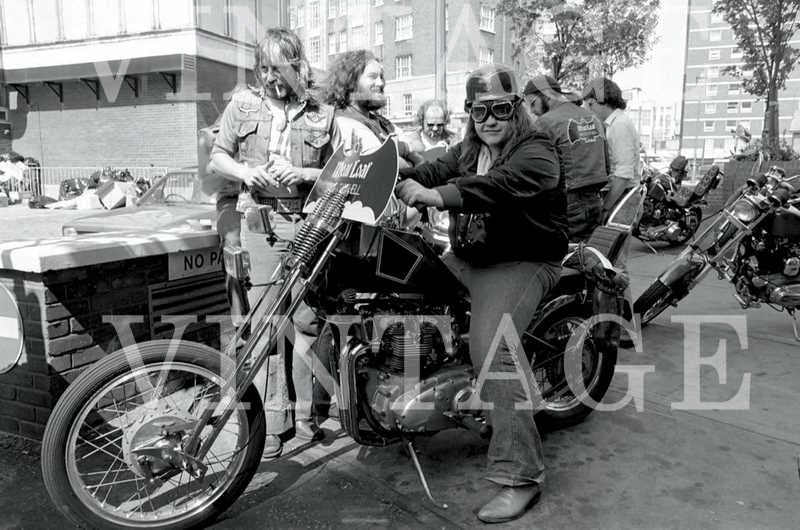 American rock singer Meat Loaf (Marvin Lee Aday) surrounded by bikers from the Hells Angels motorcycle club in London in May 1981. А00031