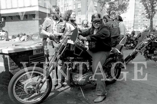 American rock singer Meat Loaf (Marvin Lee Aday) surrounded by bikers from the Hells Angels motorcycle club in London in May 1981. А00031