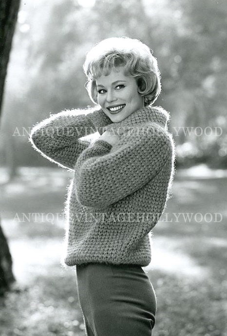 American actress Abby Dalton, known for her roles in television series from the 1950s through the 1980s. А00048