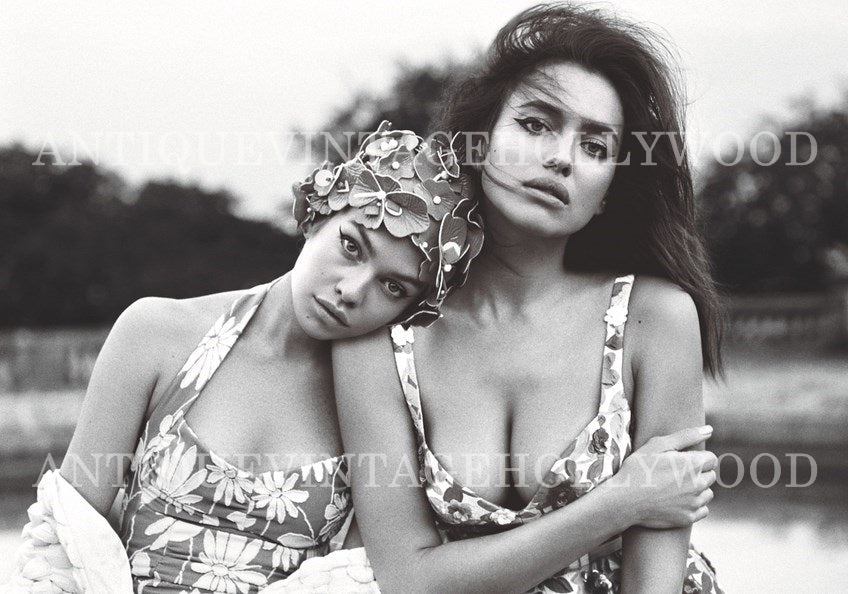 Supermodel Irina Shayk (right). A00055