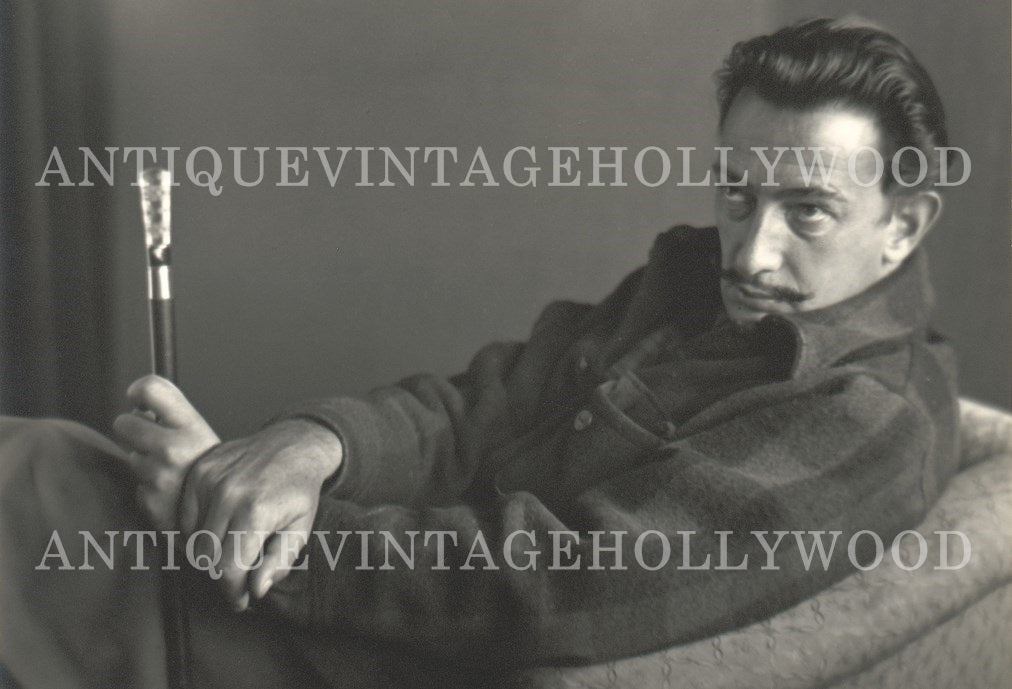 The famous Spanish surrealist artist Salvador Dalí, 1944. A00073