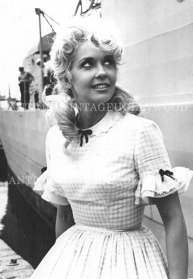 American actress Donna Douglas, 1960. А00077